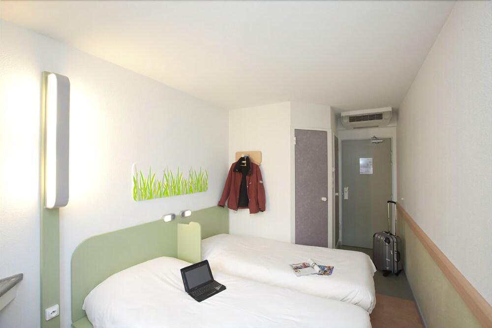 Ibis Budget Carcassonne La Cite Exterior photo